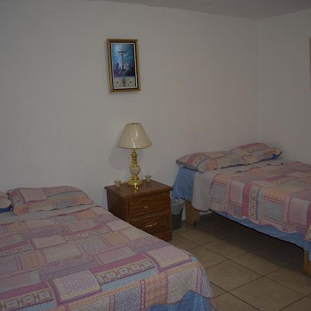 Blanquita Guesthouse Manuel F. Martínez Exteriör bild