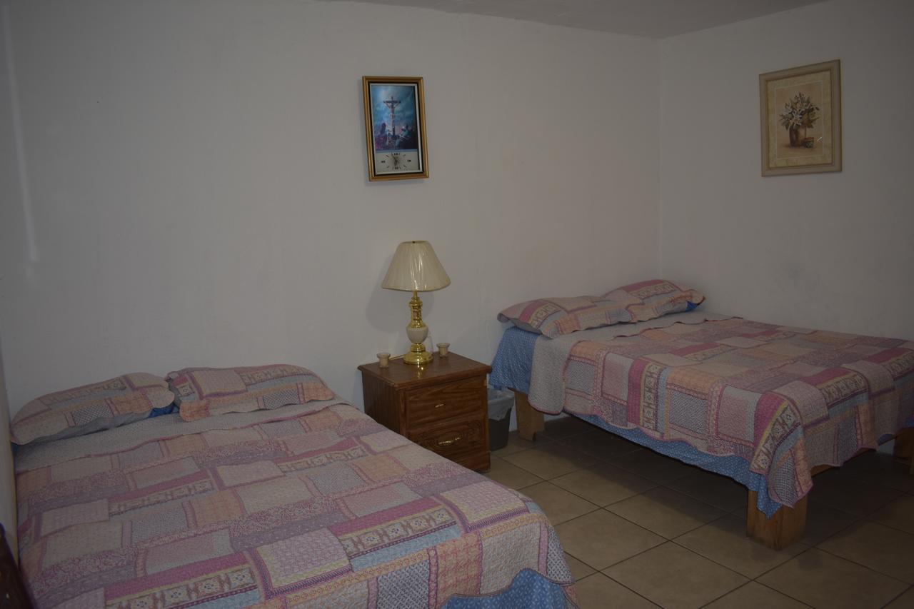 Blanquita Guesthouse Manuel F. Martínez Exteriör bild